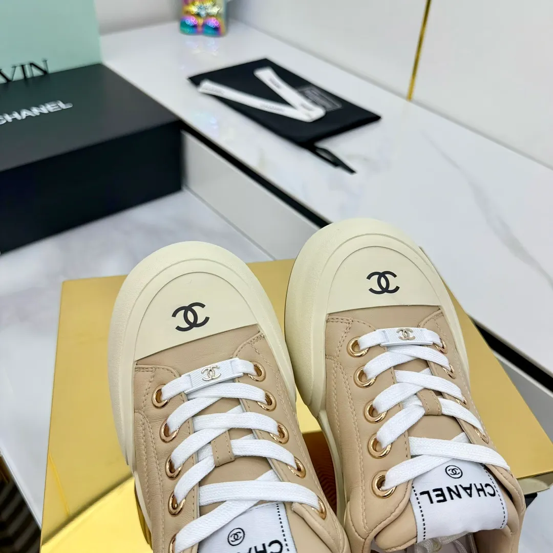 👟👟Ex-factory price 600👟👟 Chanel bread shoes ~ original calfskin panda shoes Chanel 25C latest hot style panda black and white sports shoes casual sneakers Xiaoxiang hot item classic black and white panda color coco girls must pay Fabric: original custom mixed sheepskin lining: original imported breathable mesh lining outsole: Original molded rubber + TPU combination Size: Women's 35-41 👉 👉 👉